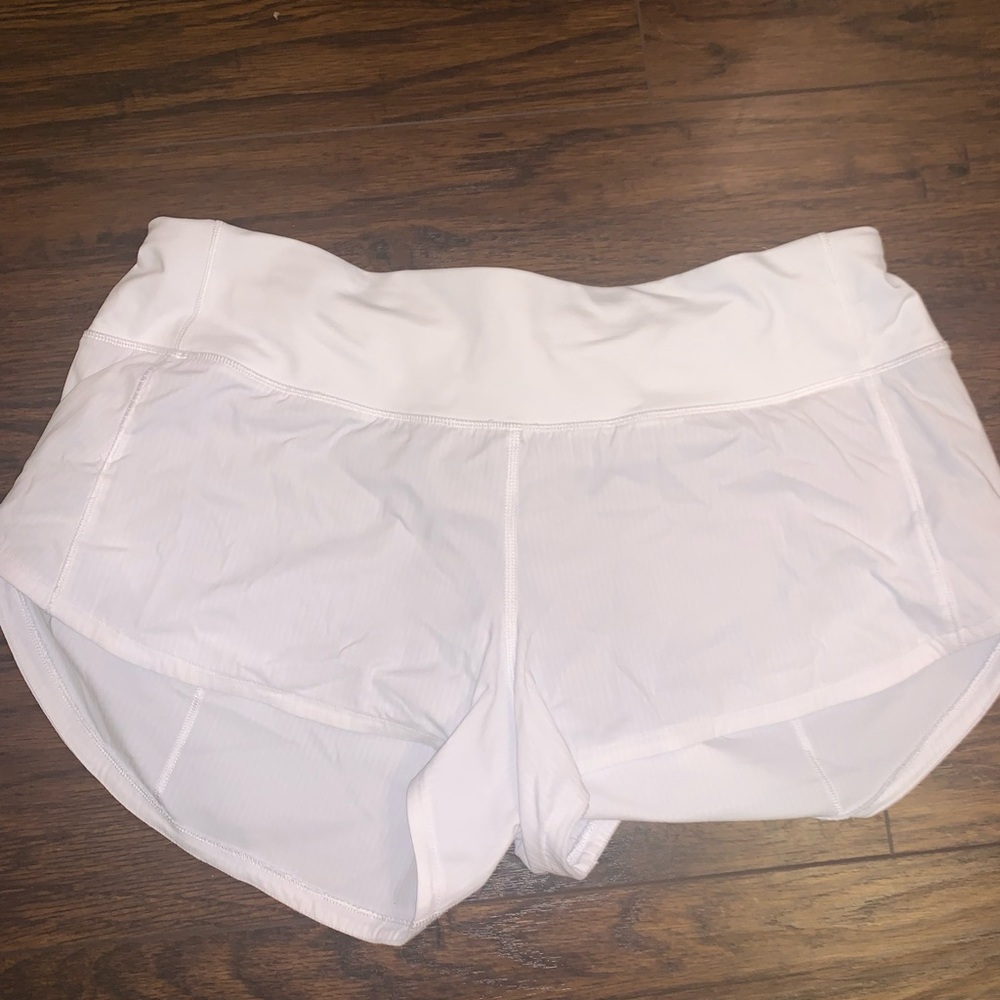 White size 6 speed up lululemon shorts